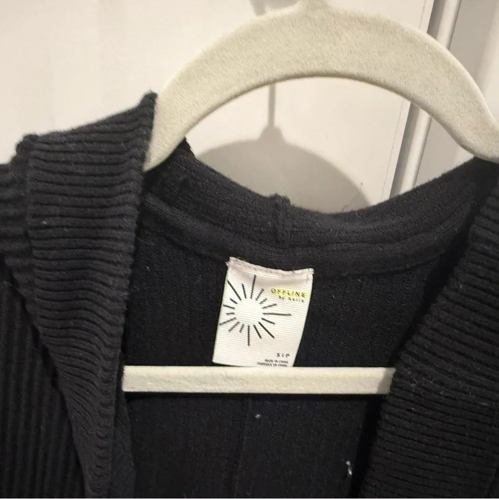 Black Ribbed Pullover - Picture 2 of 3